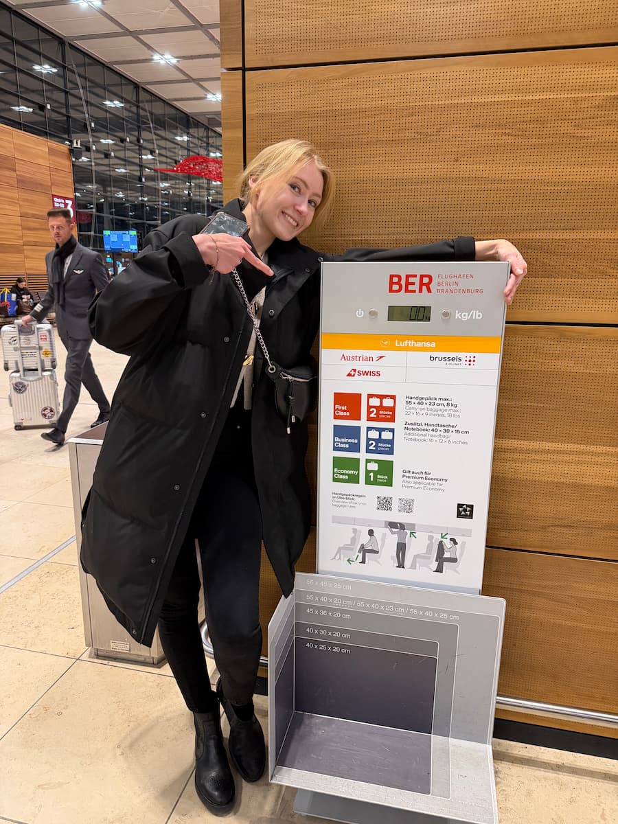 Carina is testing the Airport Jacket at BER (Airport)